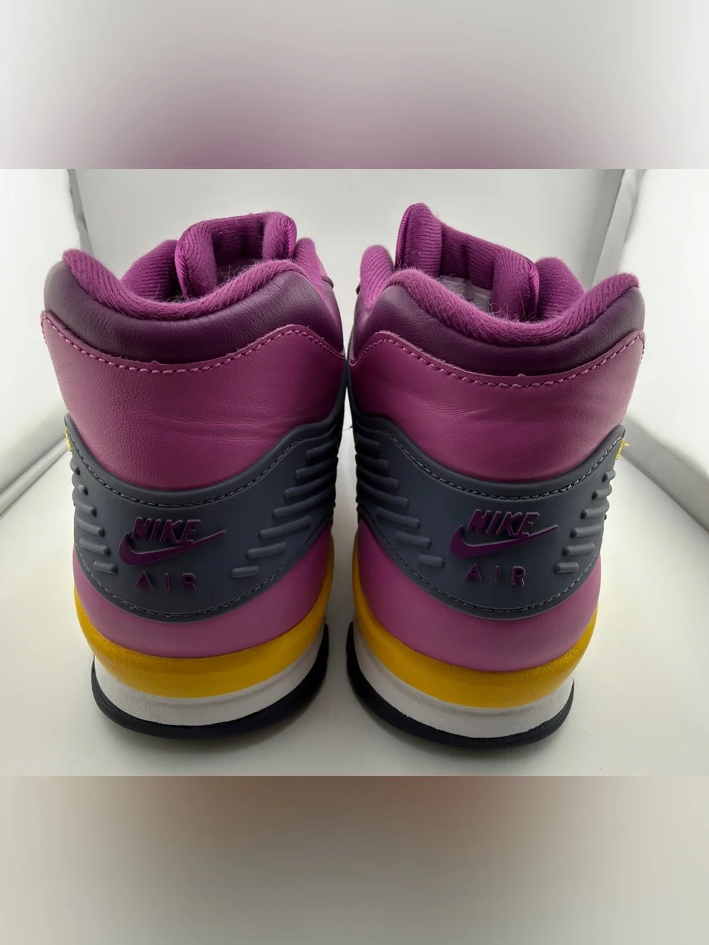 Nike Air Trainer 3 QS Viotech 2020 Men’s 10.5 Purple Yellow Sneakers